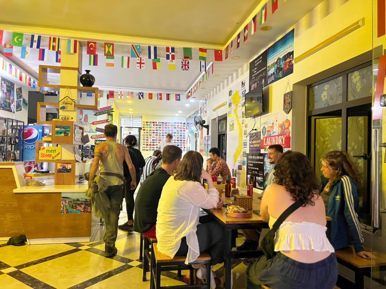 Ha Long Fancy Hostel And Restaurant Exterior photo